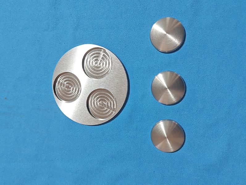 Three-hole molybdenum abutment