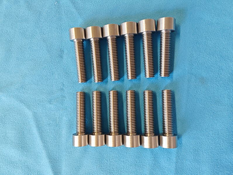 Tungsten bolts